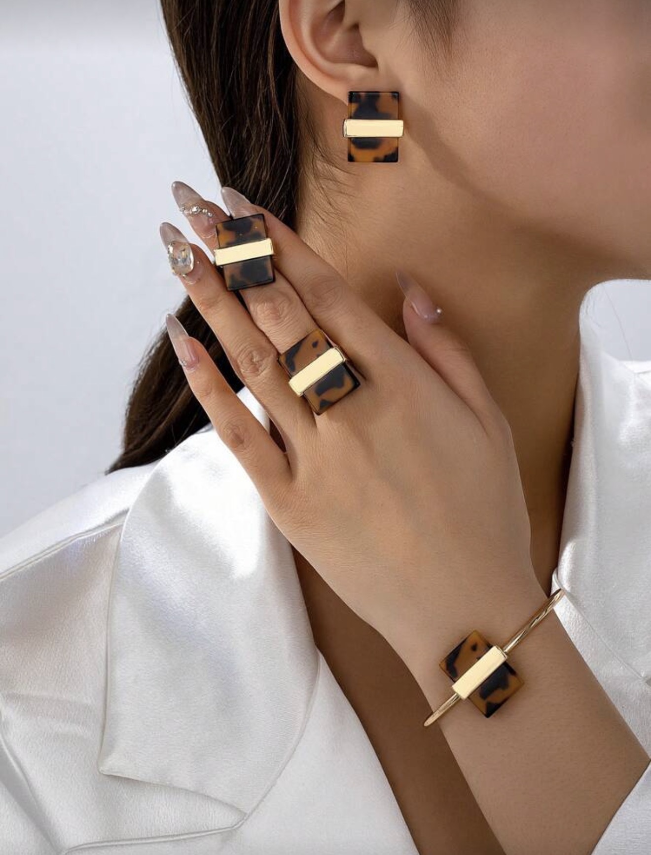 Ensemble de bijoux élégants à imprimé léopard