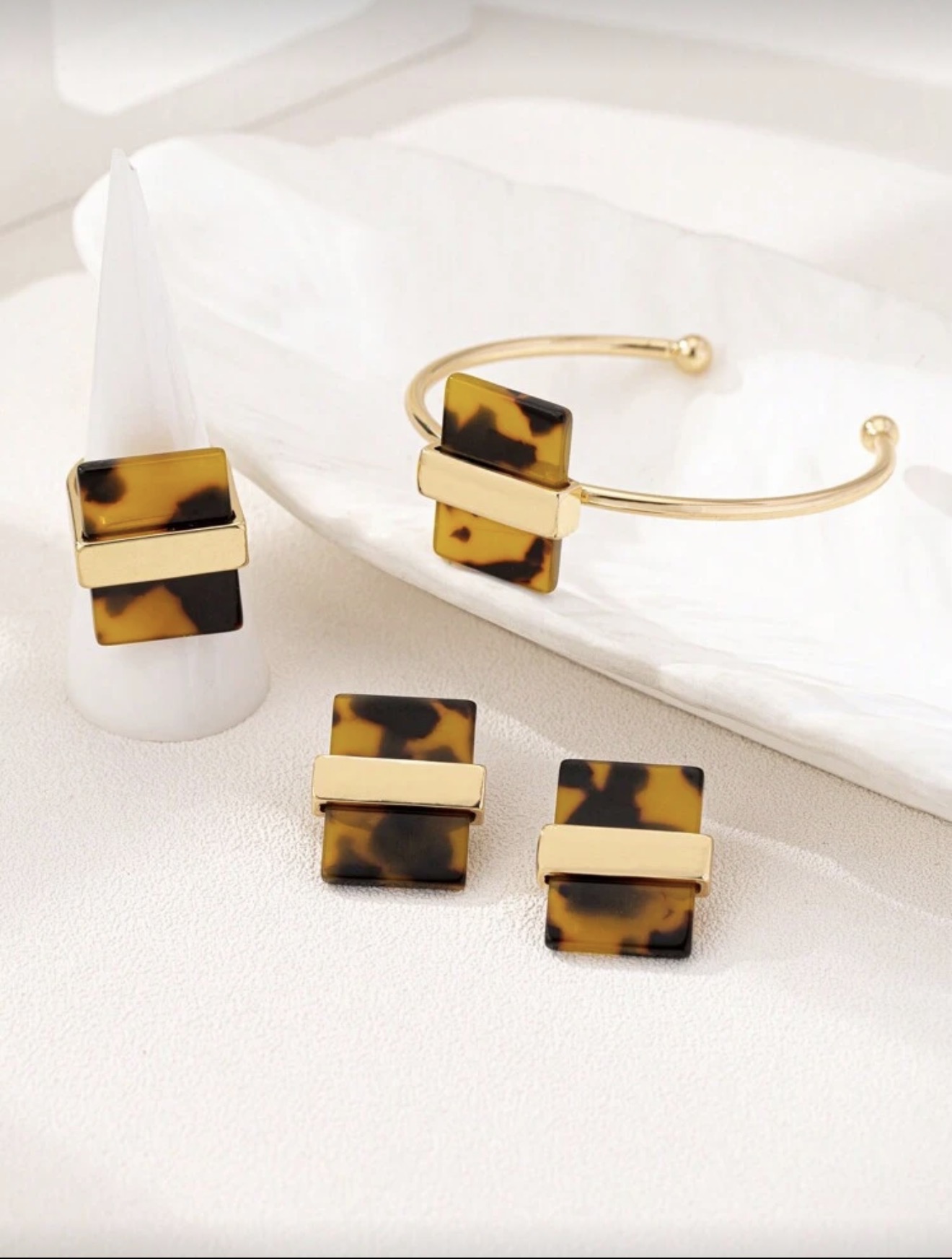 Ensemble de bijoux élégants à imprimé léopard