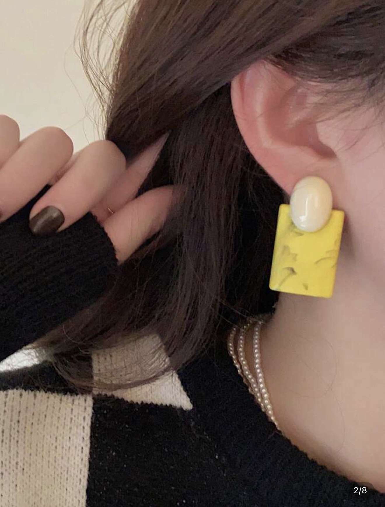 1 paire de boucles d'oreilles à clou en résine