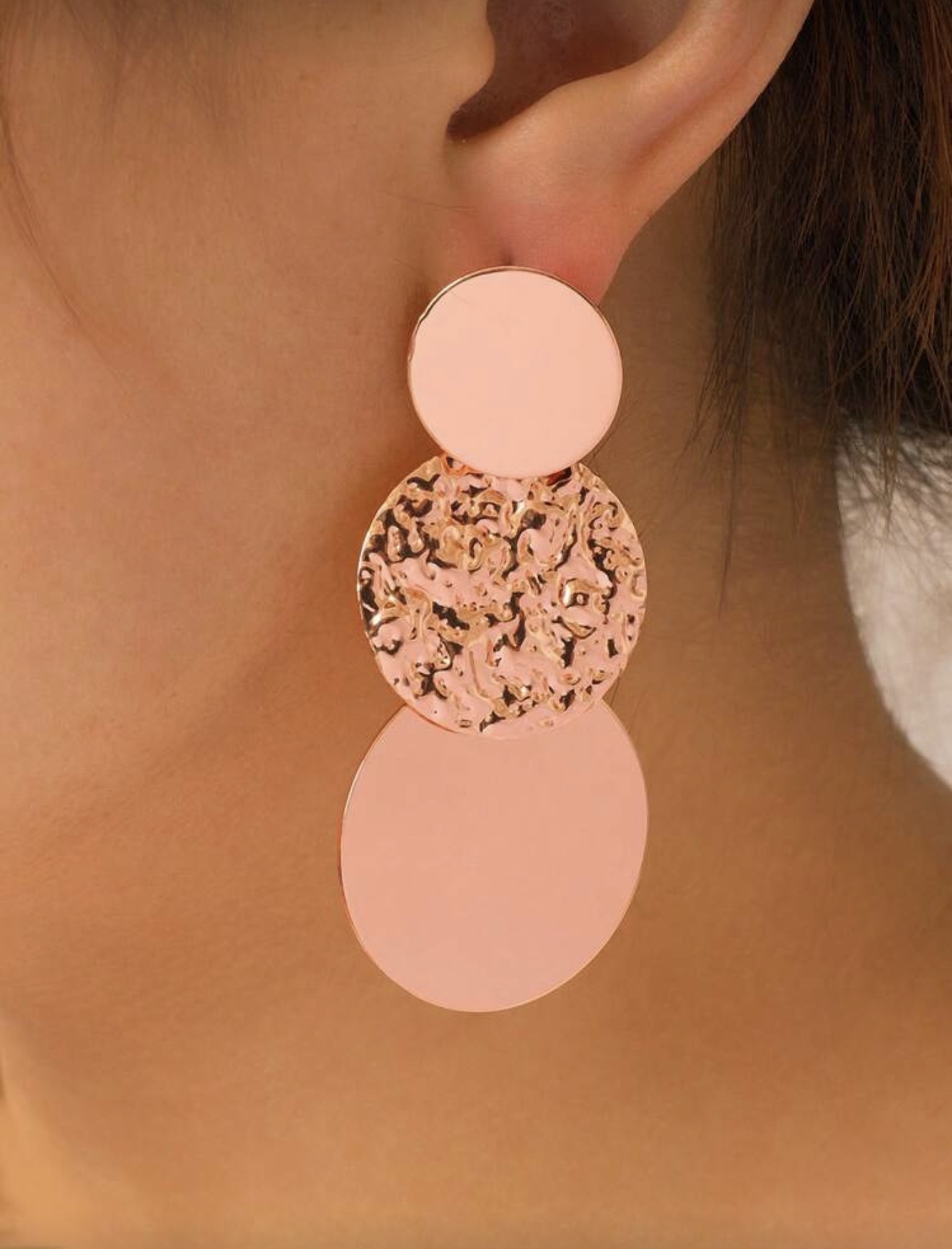 Pendants d'oreilles ronds texturé métallique