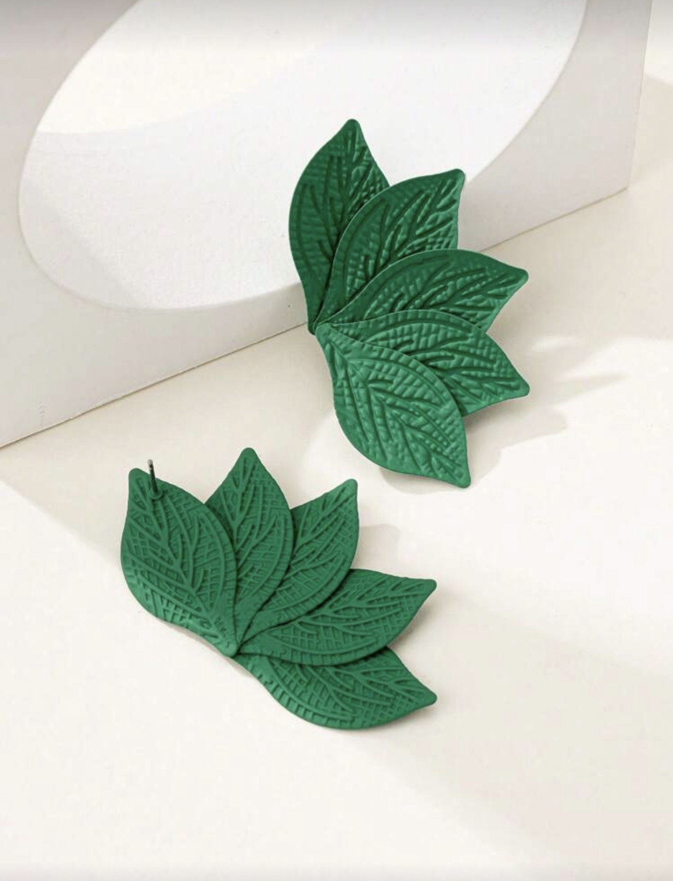 1 paire de boucles d'oreilles femme élégantes