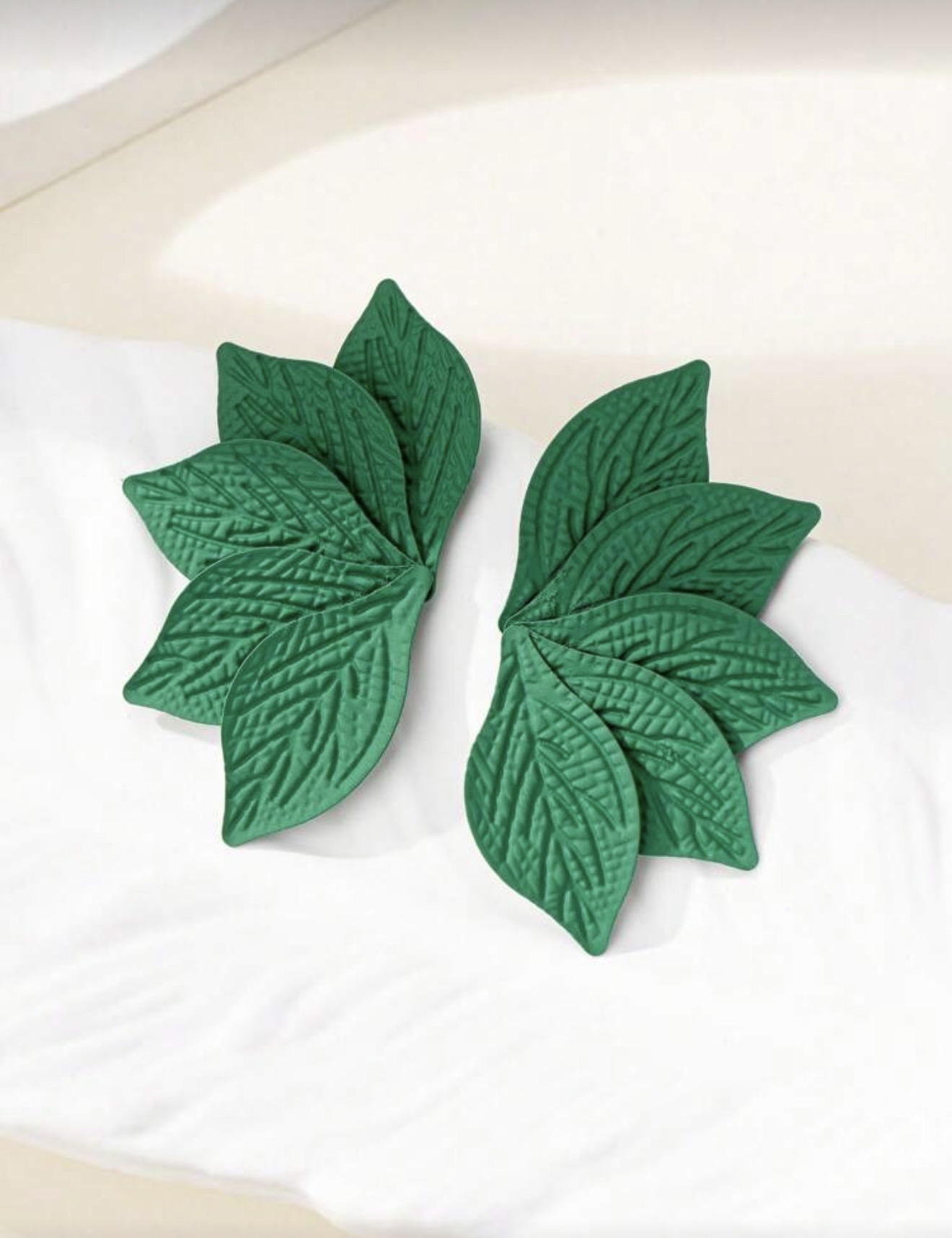 1 paire de boucles d'oreilles femme élégantes