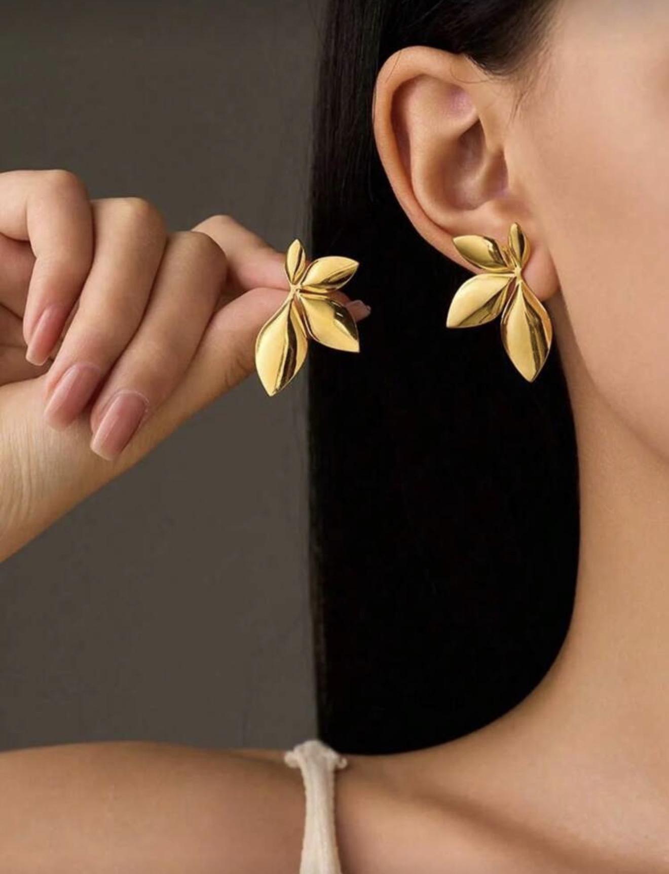 1 paire de boucles d'oreilles à tige mode feuilles