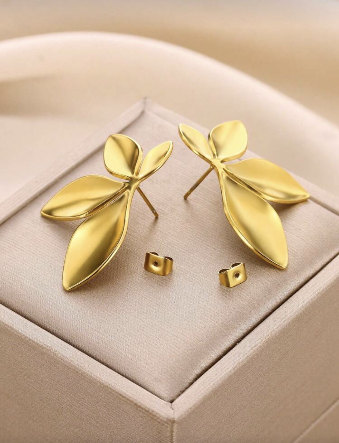 1 paire de boucles d'oreilles à tige mode feuilles