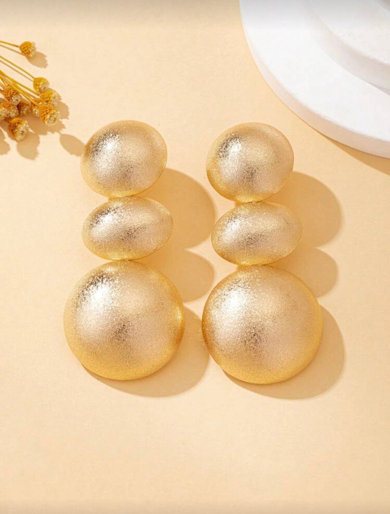 1 paire de boucles d'oreilles à clous de mode avec surface transparente